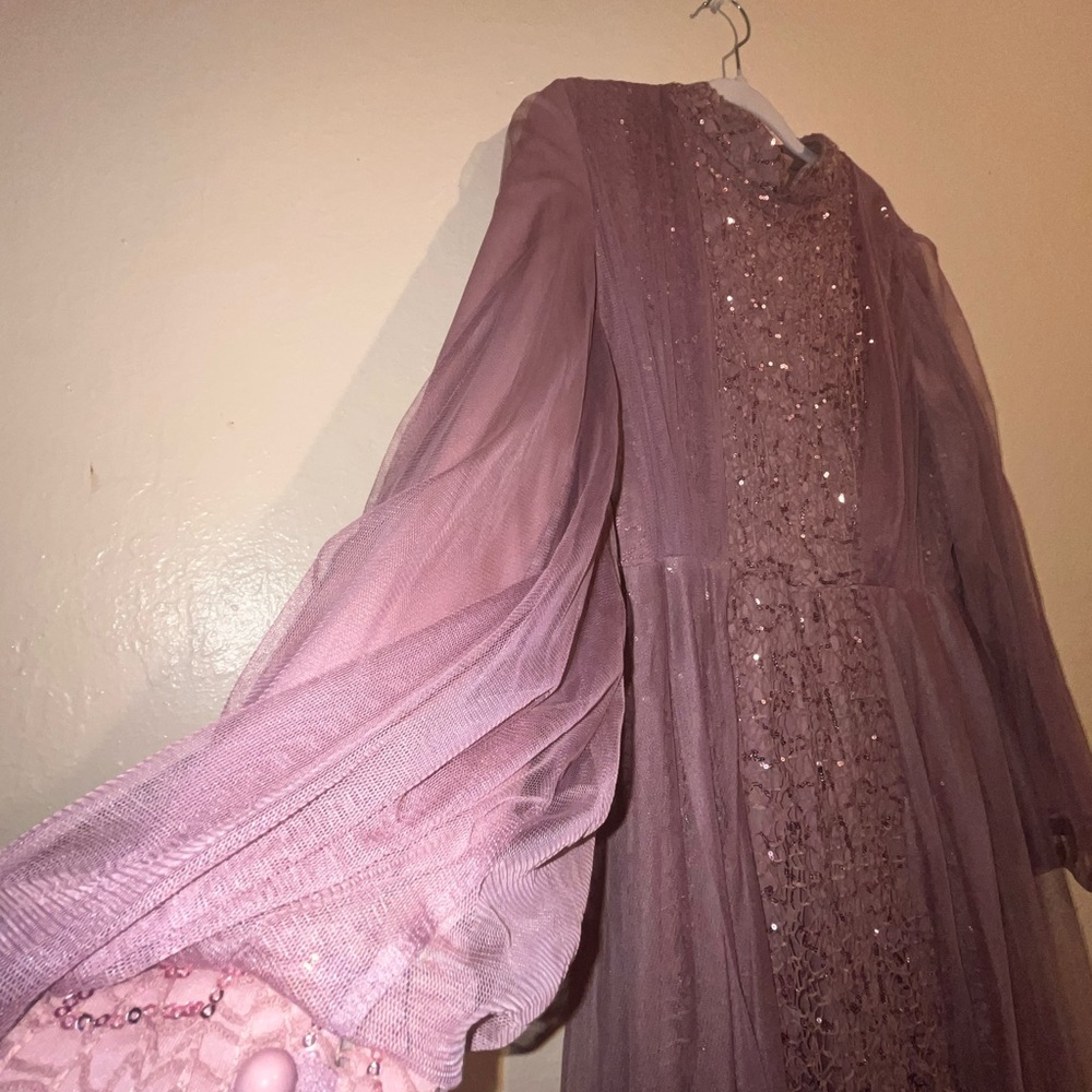 UrbanModesty Mauve Lace Dress - Picture 4 of 7